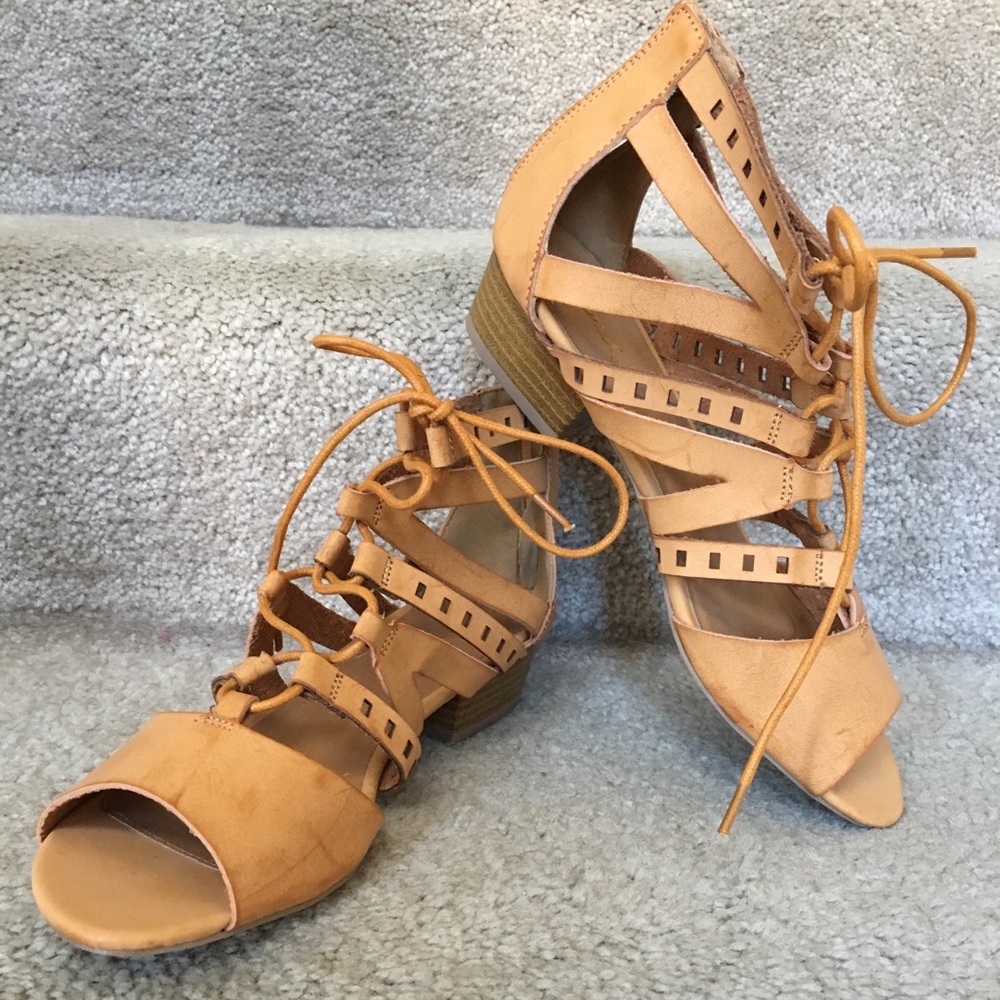 NEW IN BOX extremely cute boho sandals!